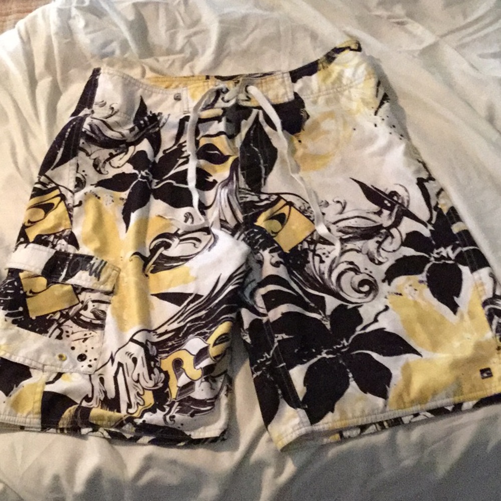 O’Neill boardshorts. Size 33